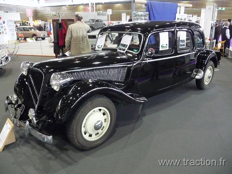 Epoquauto (46).JPG - 05/11/2010 - 69000 LYONƒPOQU'AUTO32�me Salon International Autos & Motos AnciennesCITROèN traction 15/6 G - Familiale - 1939ImmatriculŽe : 1939 KN 69